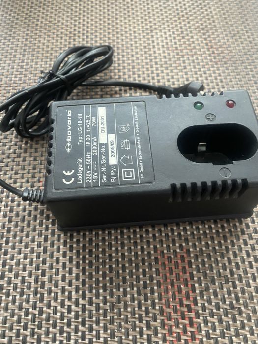 Зарядка для шуруповерта 18V