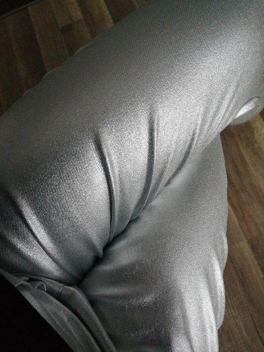 Nowe spodnie błyszczące legginsy