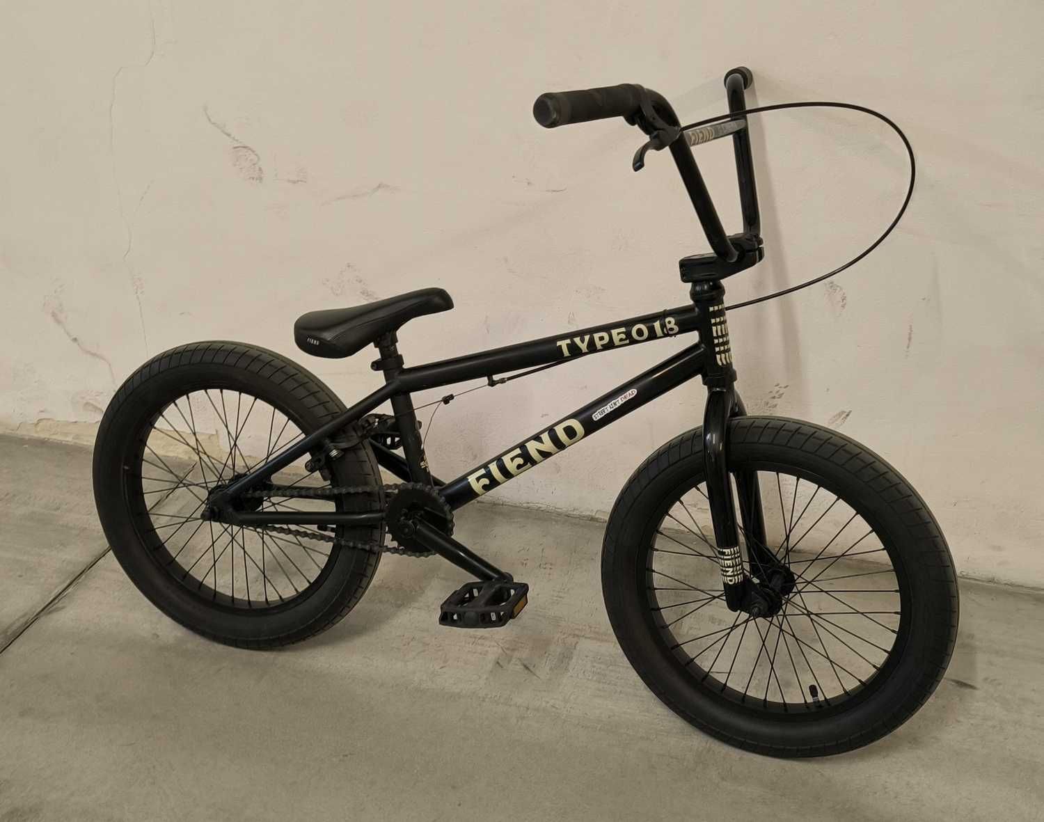 Rower BMX Fiend Type O 18" Gloss Black Fade