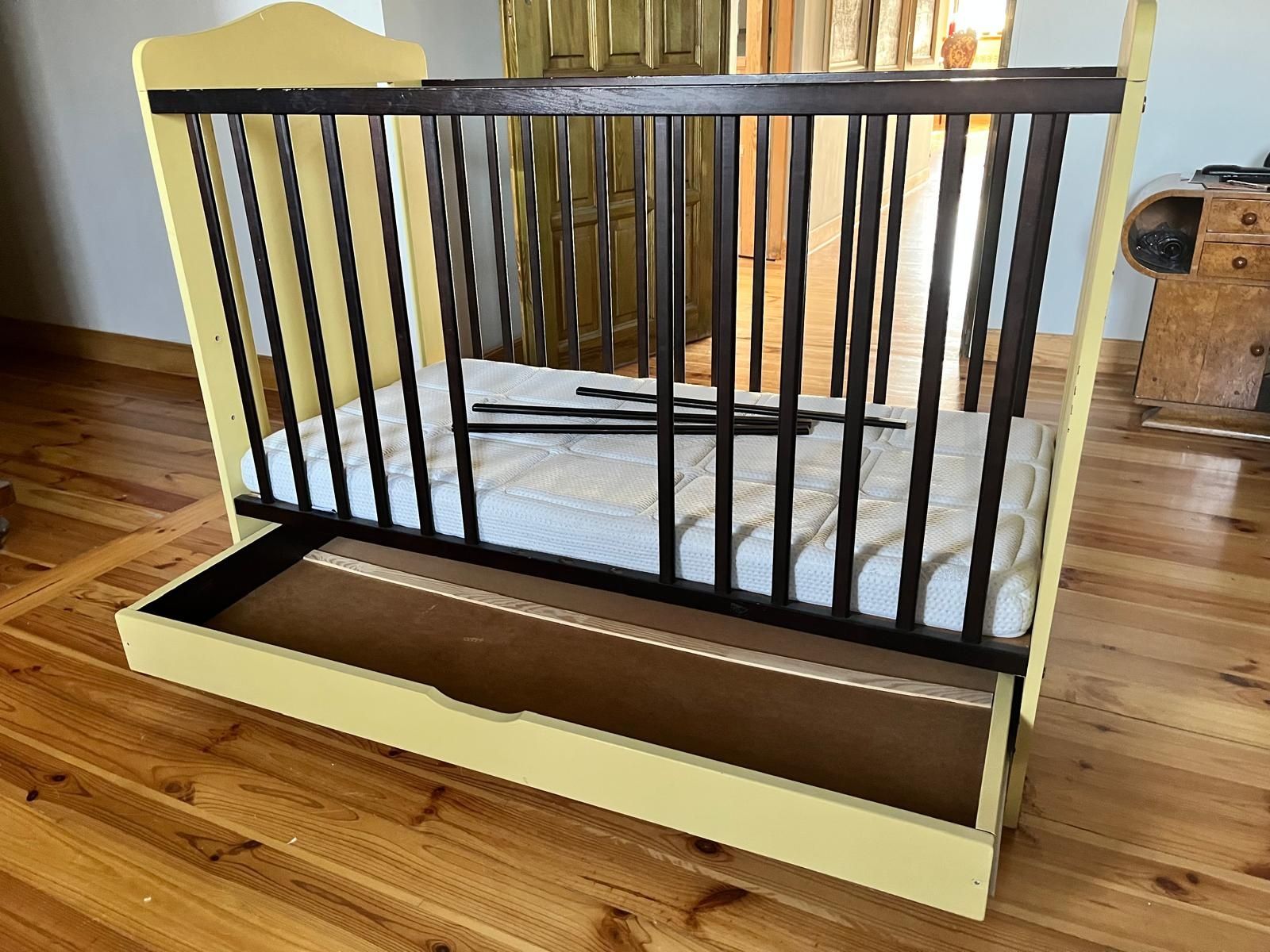 Łóżeczko 120x60 w  dobrym stanie z kokosowym materacem