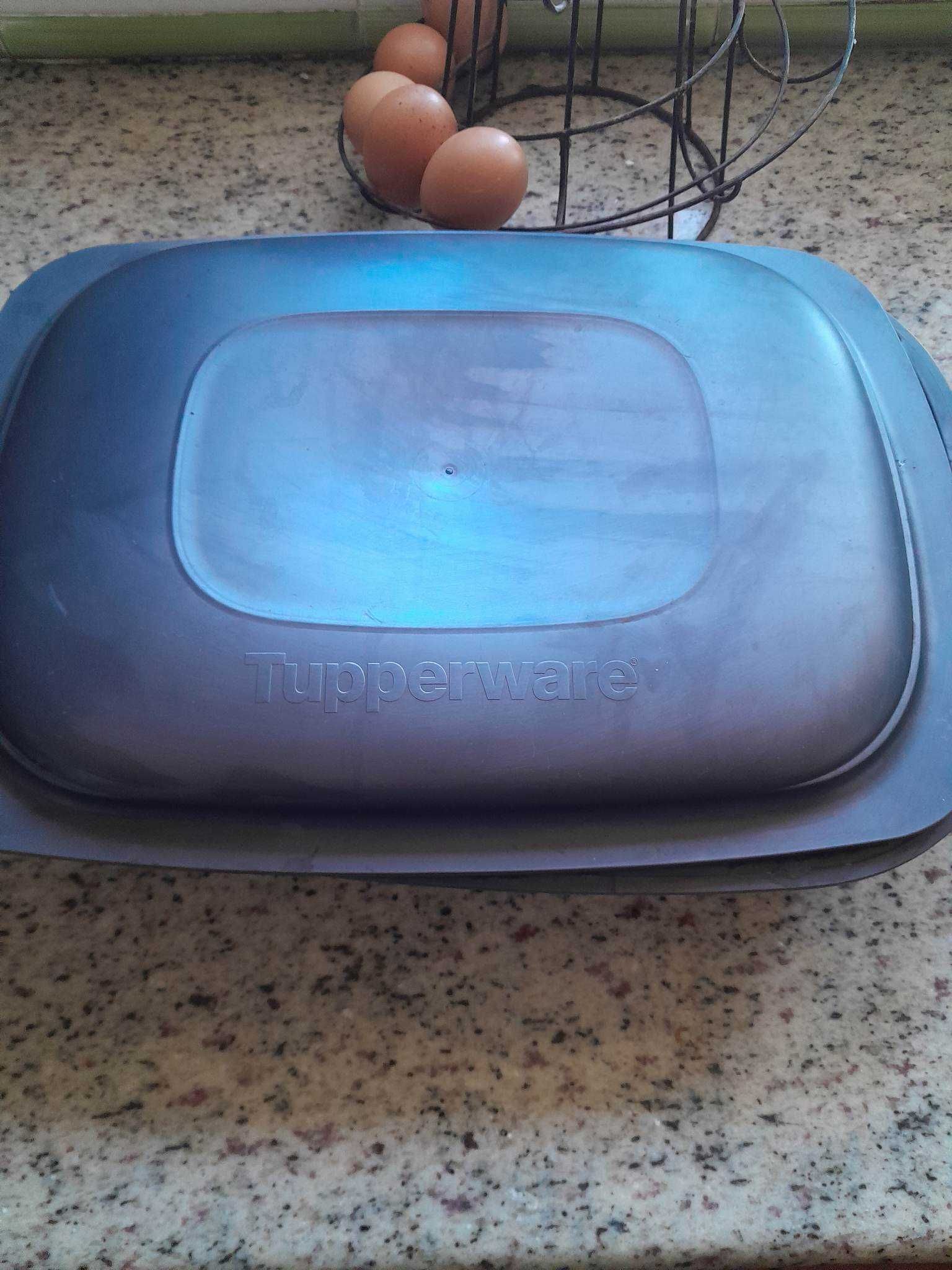 Ultrapro de 3,3L Tupperware, com tampa