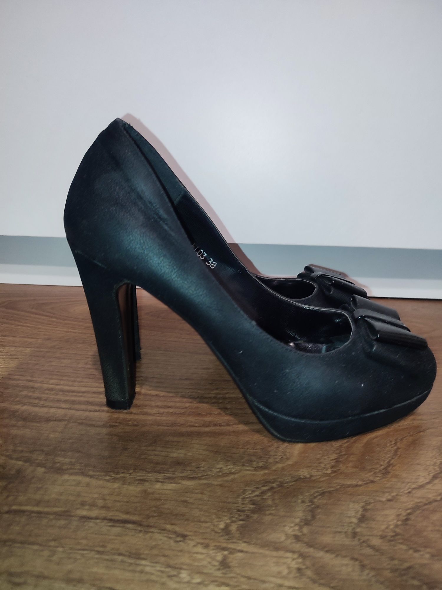 Szpilki czarne, buty na obcasie, szpilki z kokardką, szpilka