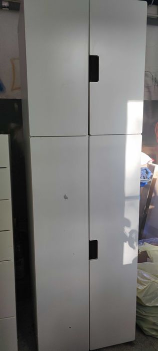 Biała szafa IKEA seria STUVA