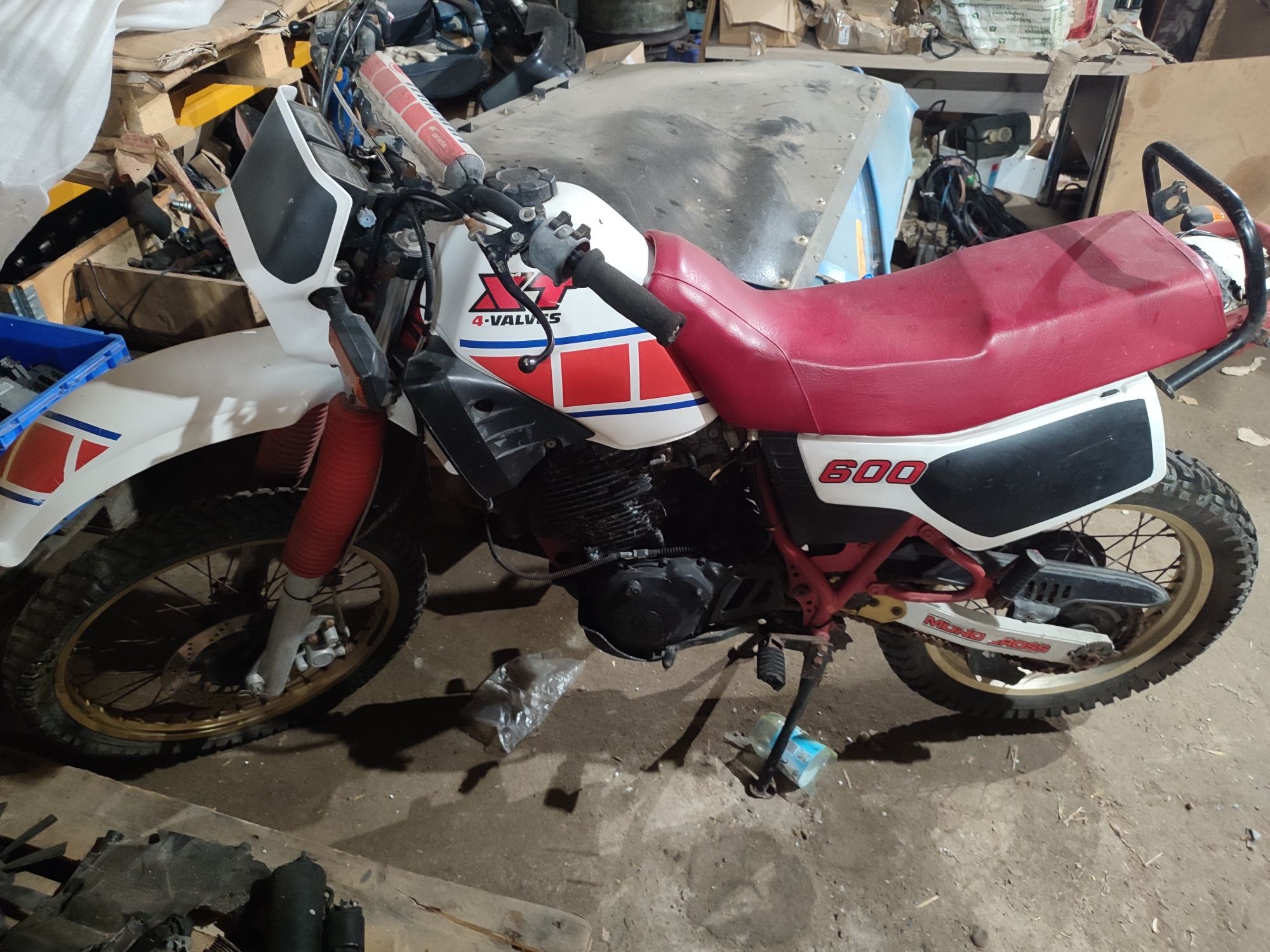 Yamaha XT 600 motocykl enduro oldtimer