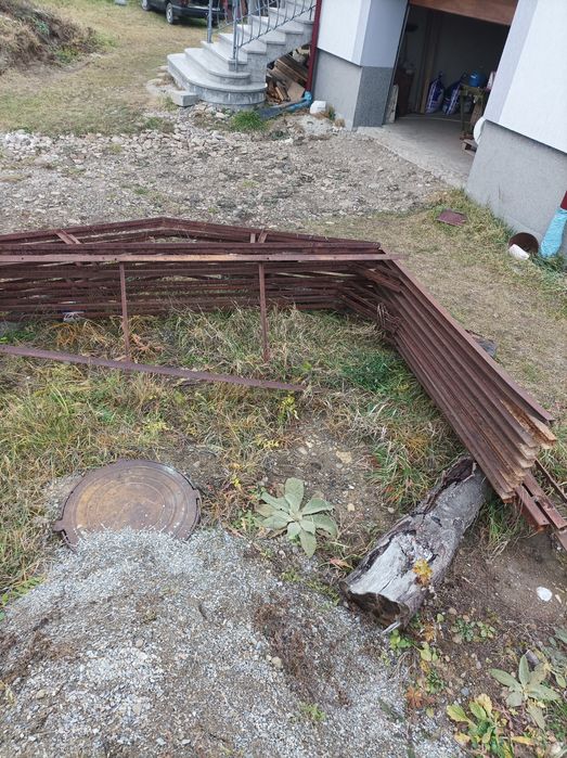 Парник ,гараж ,стодола.