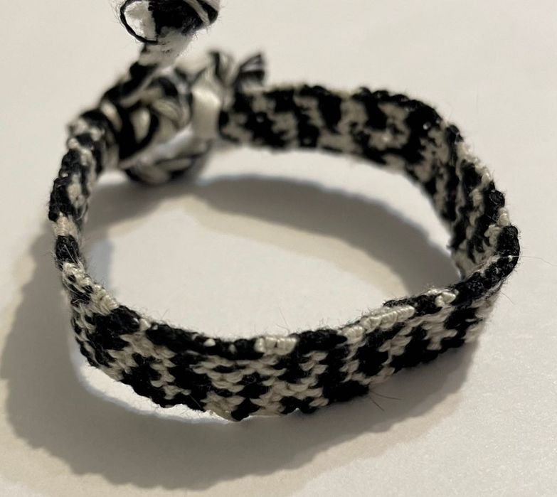 bransoletka przyjaźni muliny zakładka zebra rock paski biała czarna