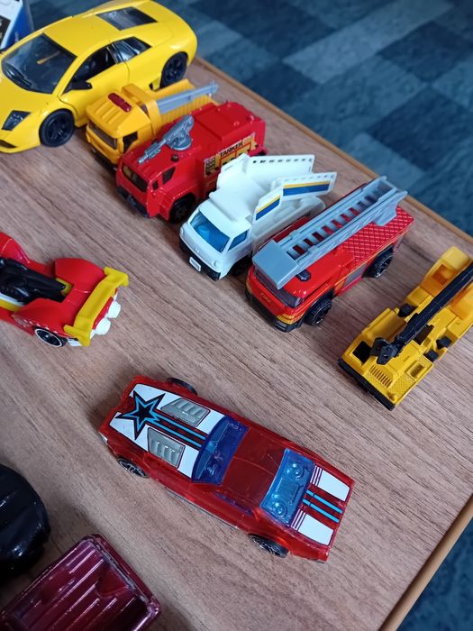 Машинки модельки,різні