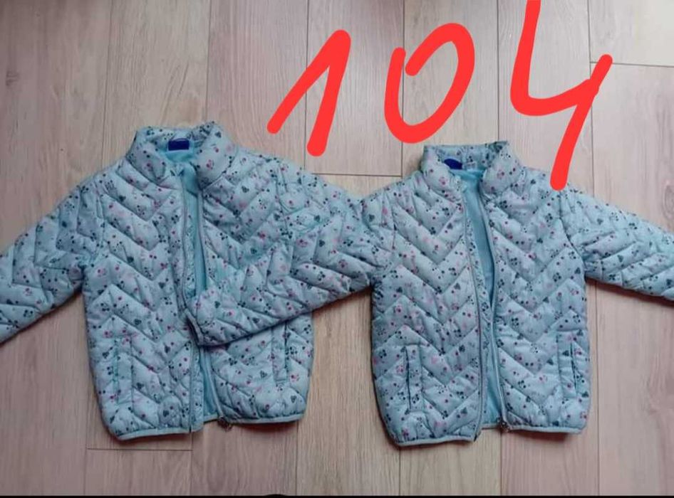 Sprzedam kurtki wiosenno - jesienne dla bliźniaczek w  rozmiarze 104