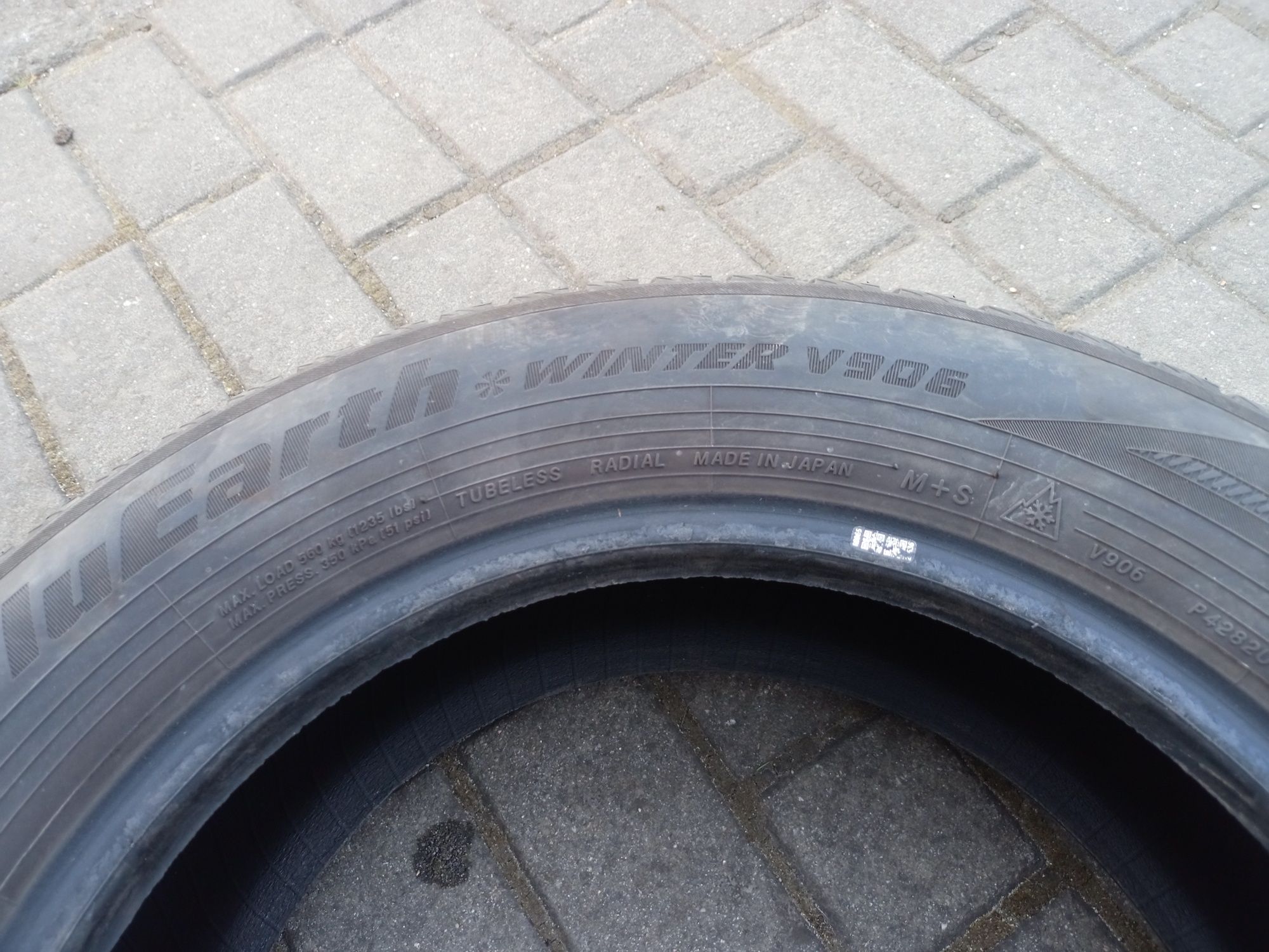 Opony 185/65 R15 Yokohama Bluearth Winter V906