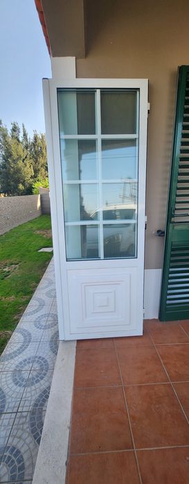 Janelas e sacadas vidro duplo em alumínio