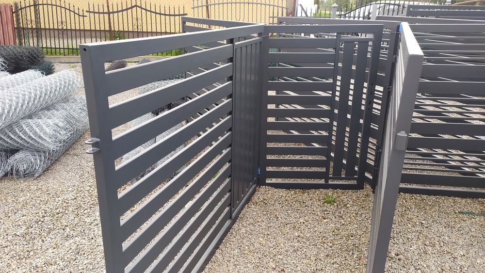 Brama skrzydłowa furtka słupy. Komplet