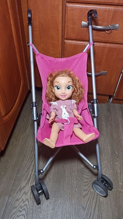 Коляска с куклой и пупсом