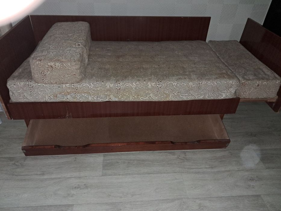 Продам диван малютка