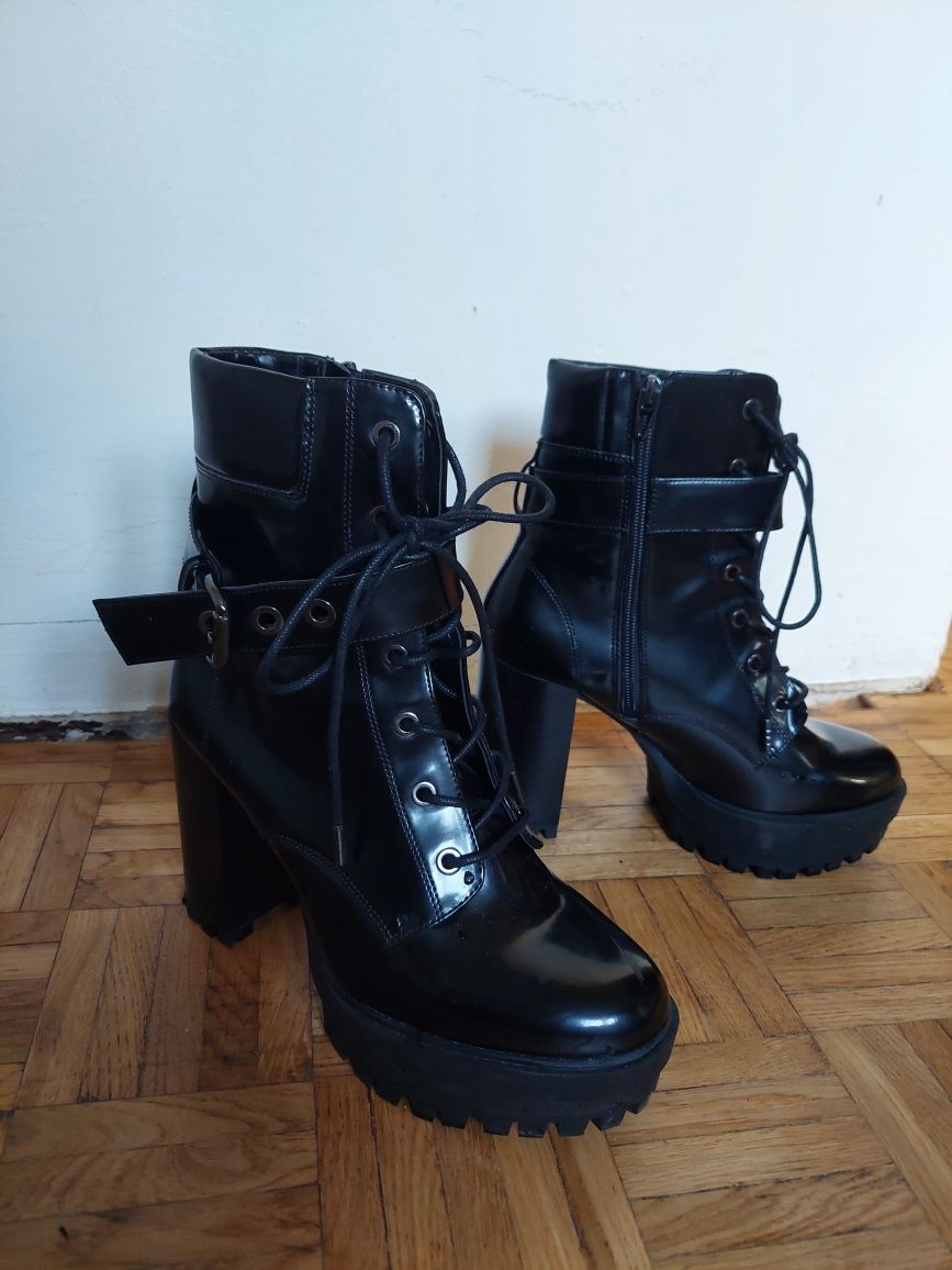 Buty na obcasie Bershka 40 goth alternative