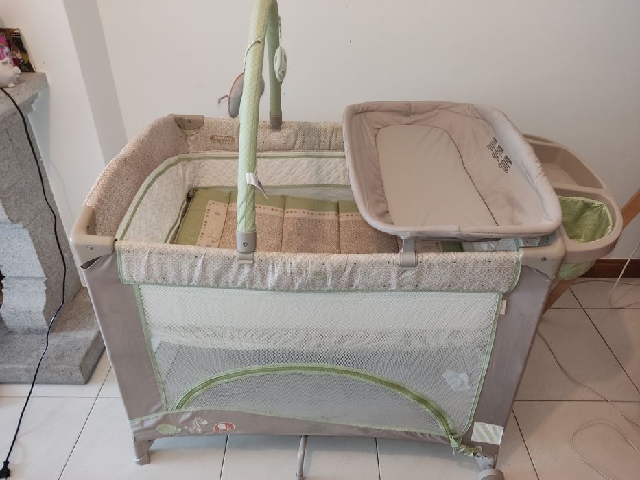 Berço/parque/fraldário em muito bom estado. 

3 em 1