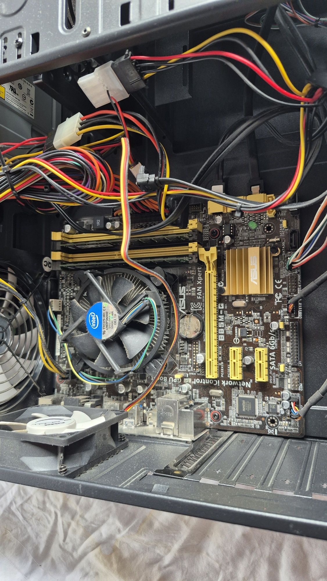 komputer Płyta główna ASUS B85M-G + i3-4130 8GB RAM zasilacz radix 500