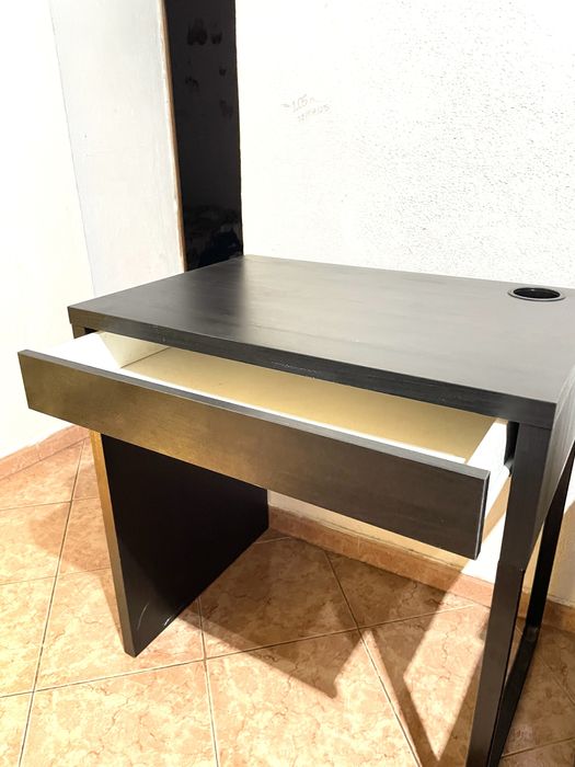 Secretaria com gaveta