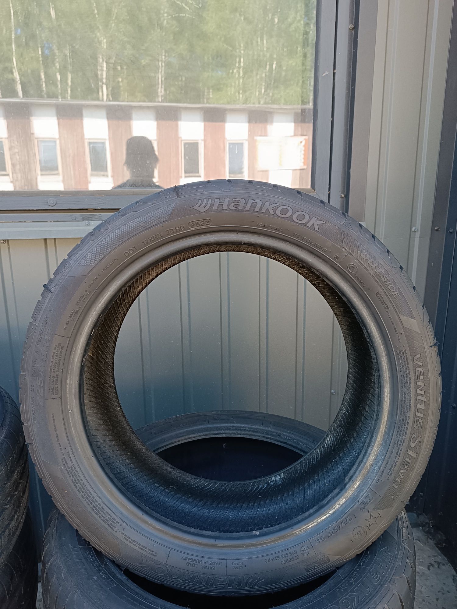 Літні шини 225/45/17 Hankook Ventus S1 evo3 RunFlat