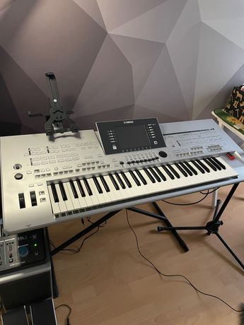 Yamaha Tyros 4  - Keyboard plus dodatki