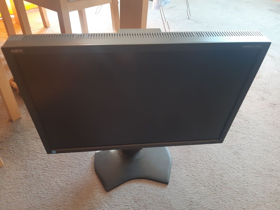 NEC monitor multisync P242W