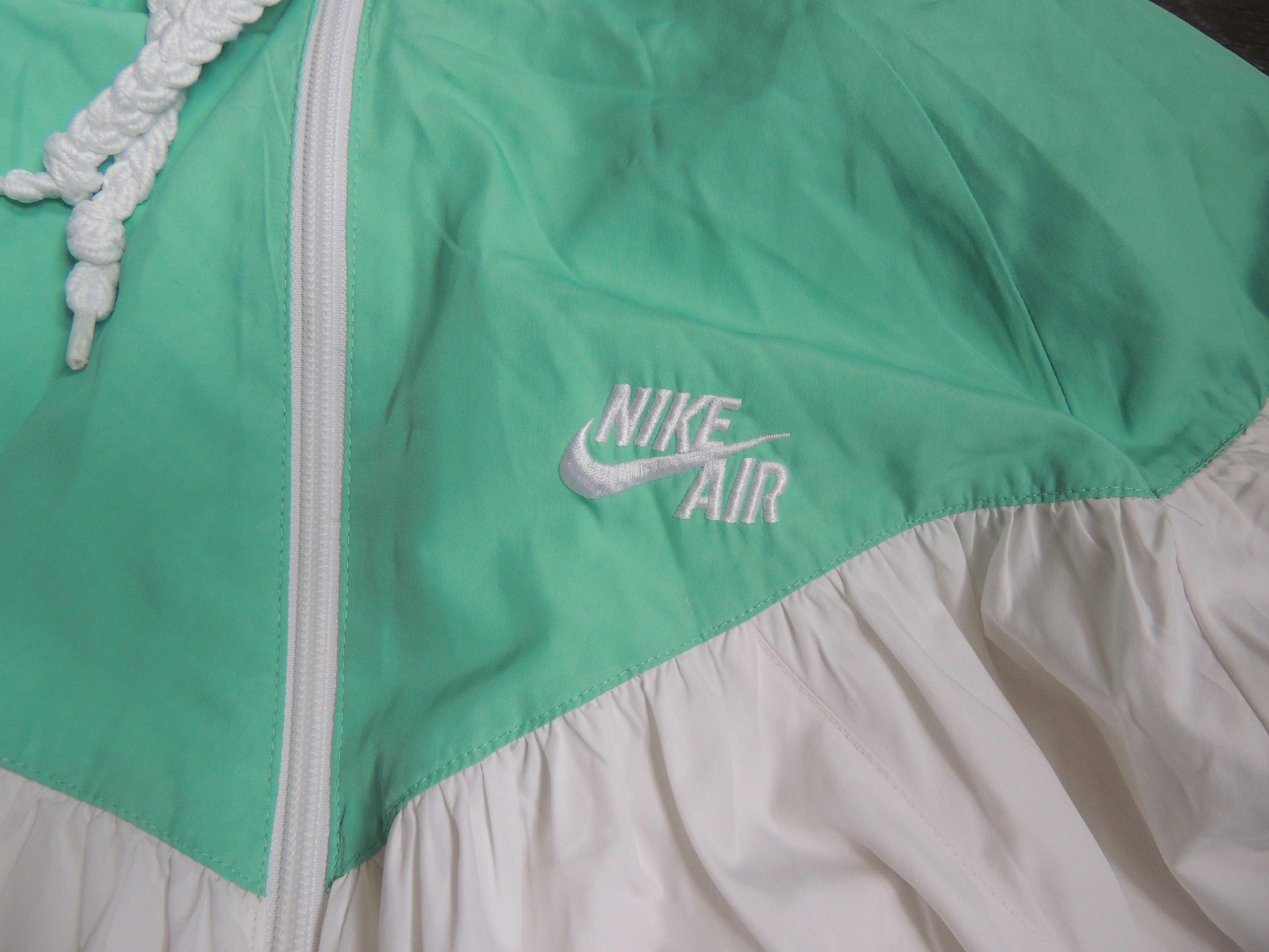 biała miętowa bluza cienka kurtka przejściowa nike air M/L retro
