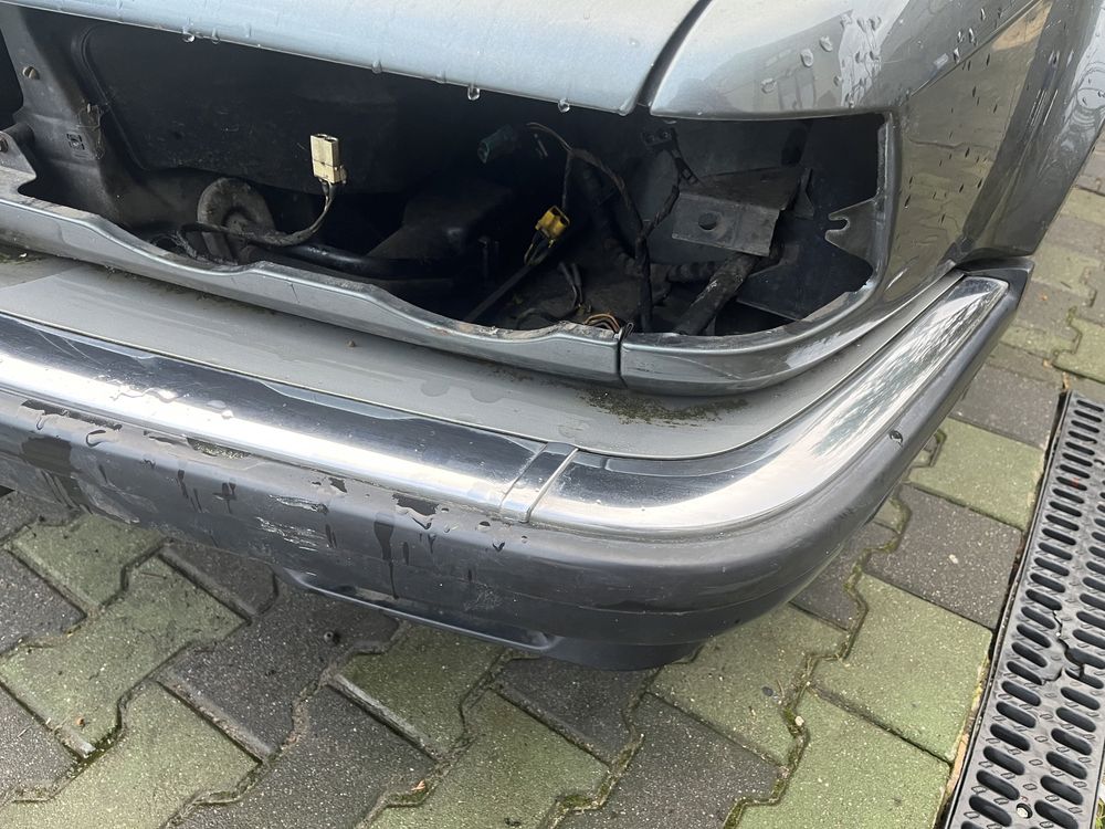 Zderzak przod BMW E32 dokladka V8