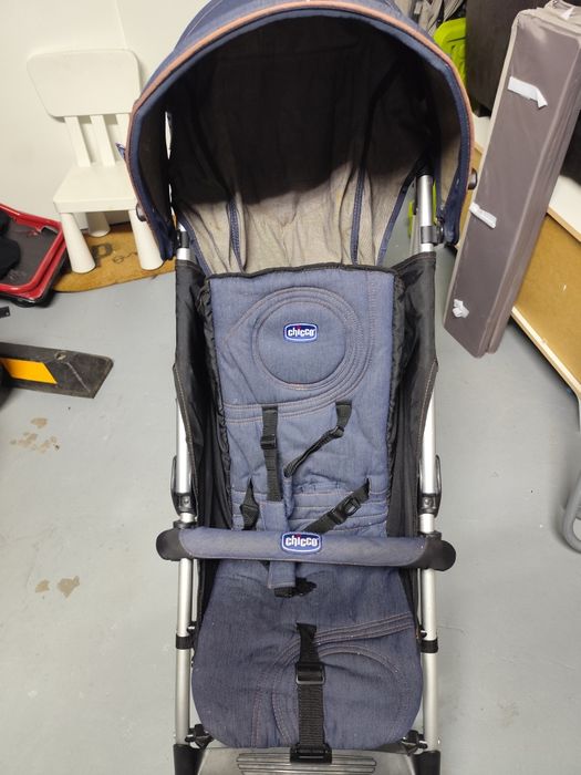 Carro de bebê da Chico