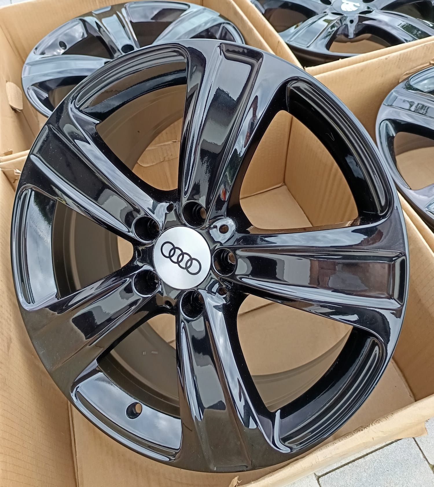 #M18C Alufelgi R18 5x112 ET38 Audi A4 A6 A7 A8 Q2 Q3 Q5 S3 S4 S5 S6