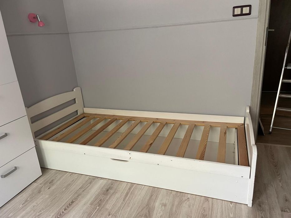 Łóżko dziecięce 2mx0.9m