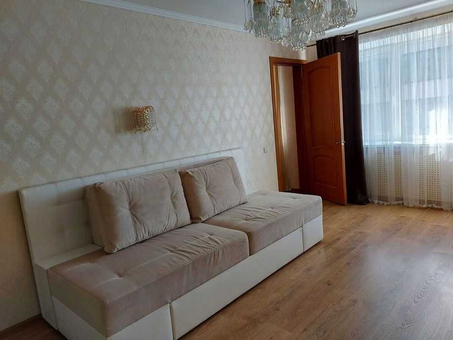 Здається 2-х кімнатна квартира на вул.Січеславська Набережна, 16