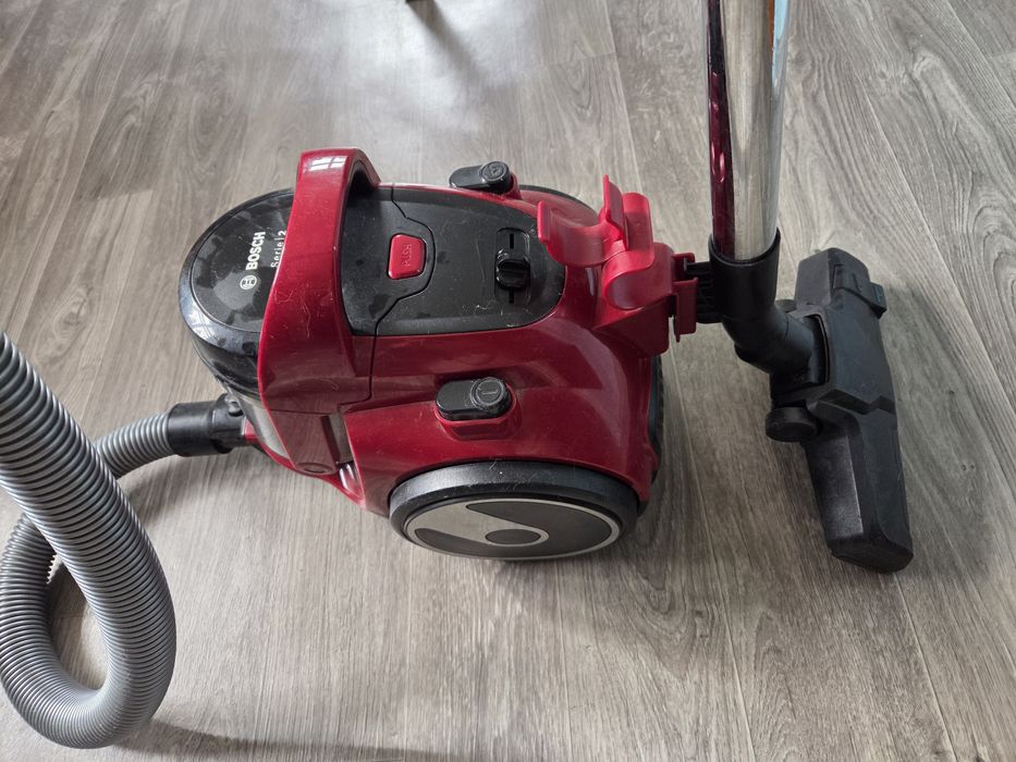 Продам пилосос Bosch