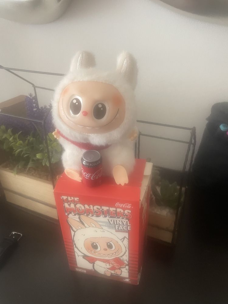 Labu bu peluche com caixa