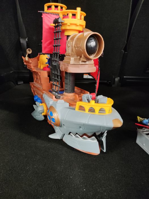 Statek, krokodyl i rekin zestaw zabawek Fisher-Price