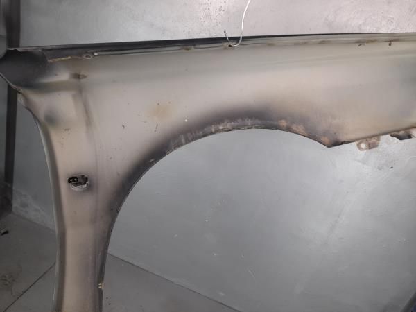 Guarda-lamas esquerdo VOLVO S40 I (VS)