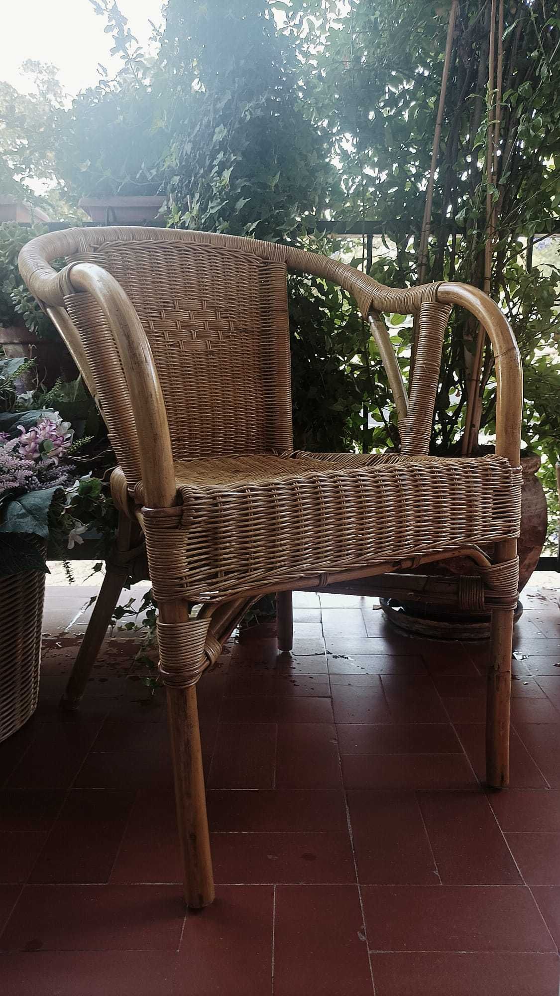 Cadeira de braços, em cana e rota (ou rotim/verga)