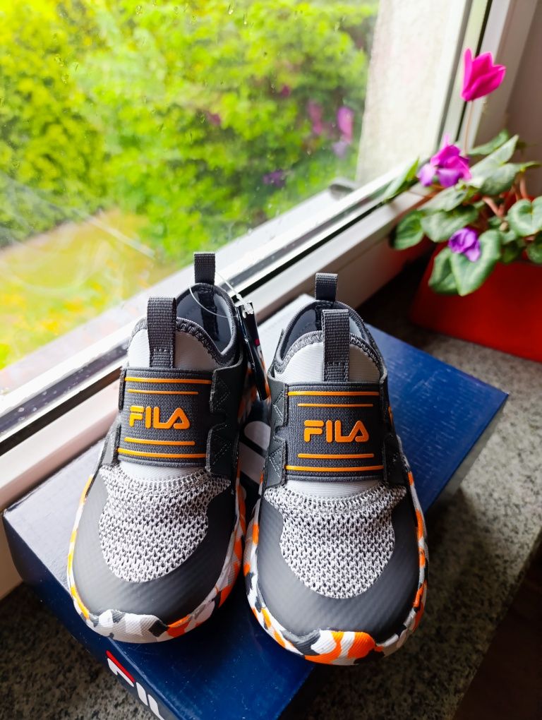Buty sneakersy chłopięce Fila rozmiar 25
