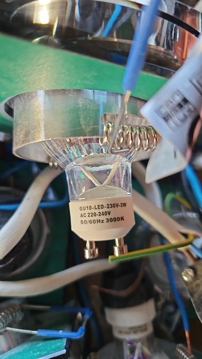 LED Oprawa wpuszczana halogenowa+ halogen led