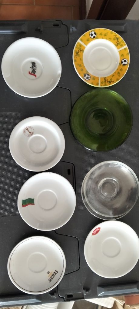Pratos de café diversos - Para desocupar