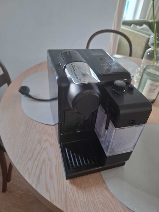 Ekspres DeLonghi EN550.B na kapsułki Nespresso