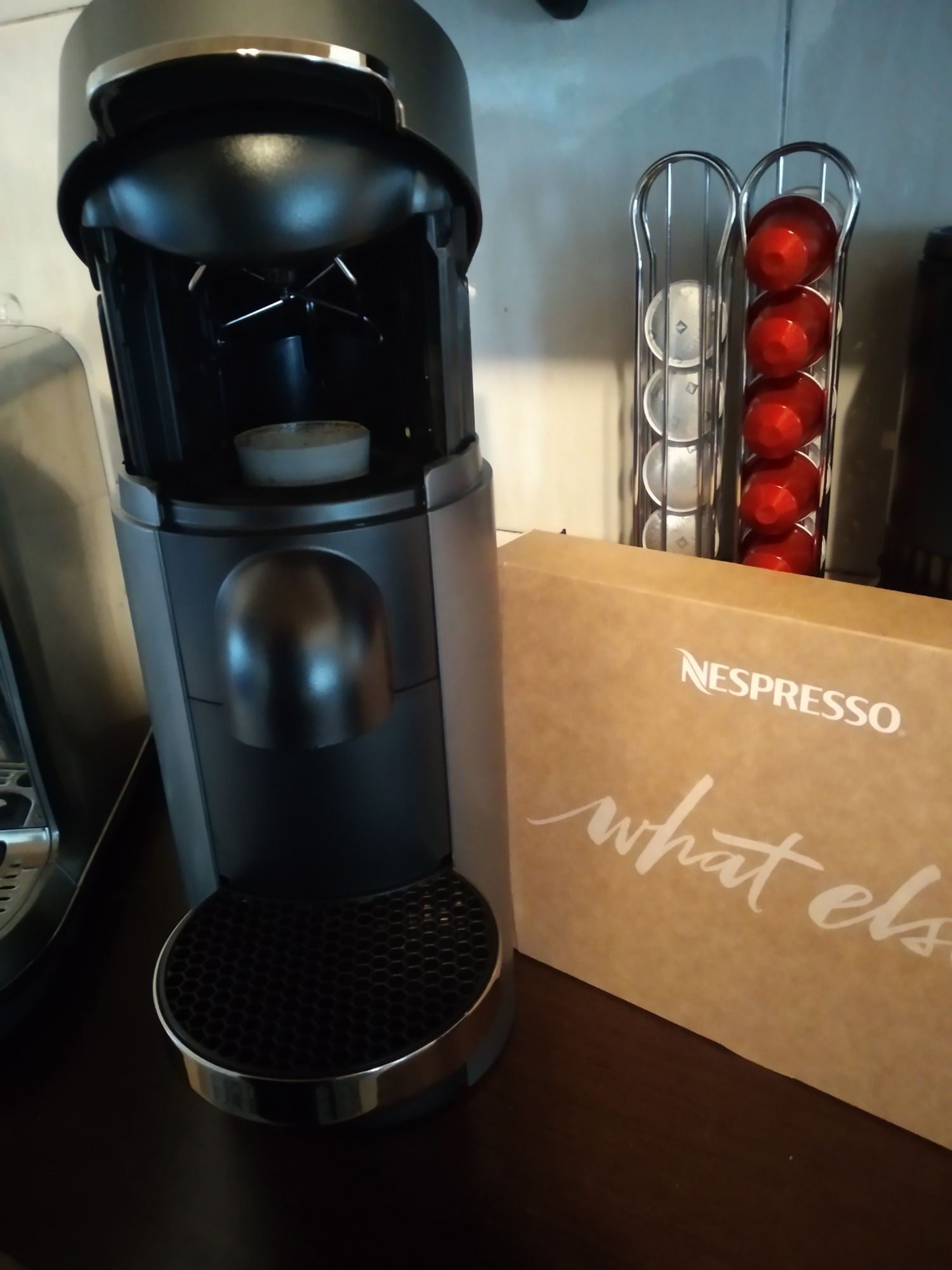 Nespresso vertuo plus deluxe Titanium