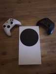 Xbox series S 512gb та 2 джойстика