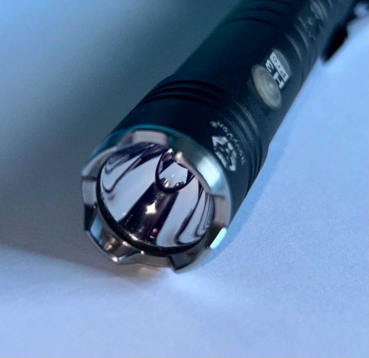 Latarka taktyczna RovyVon Hybrid H3 Pro Black