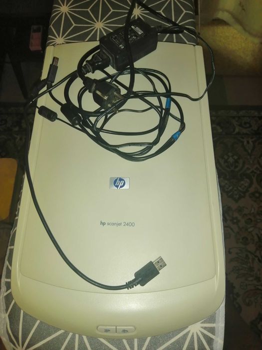 Продам сканер HP Scanjet 2400