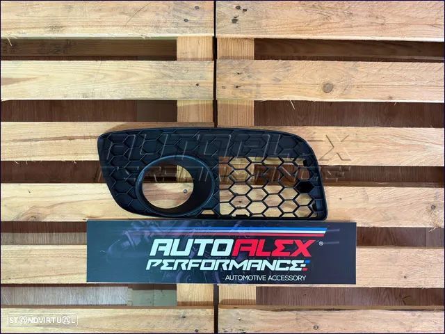 Grelha Farol Nevoeiro DRTº VW Golf V GTI  AAP26446R