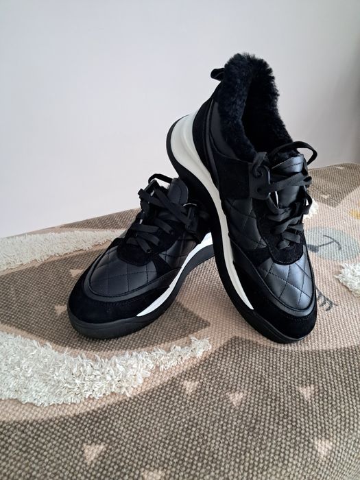 Жіночі зимові кросівки