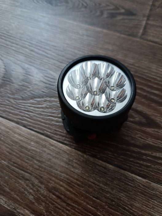 Ліхтар робочий. Яскравий