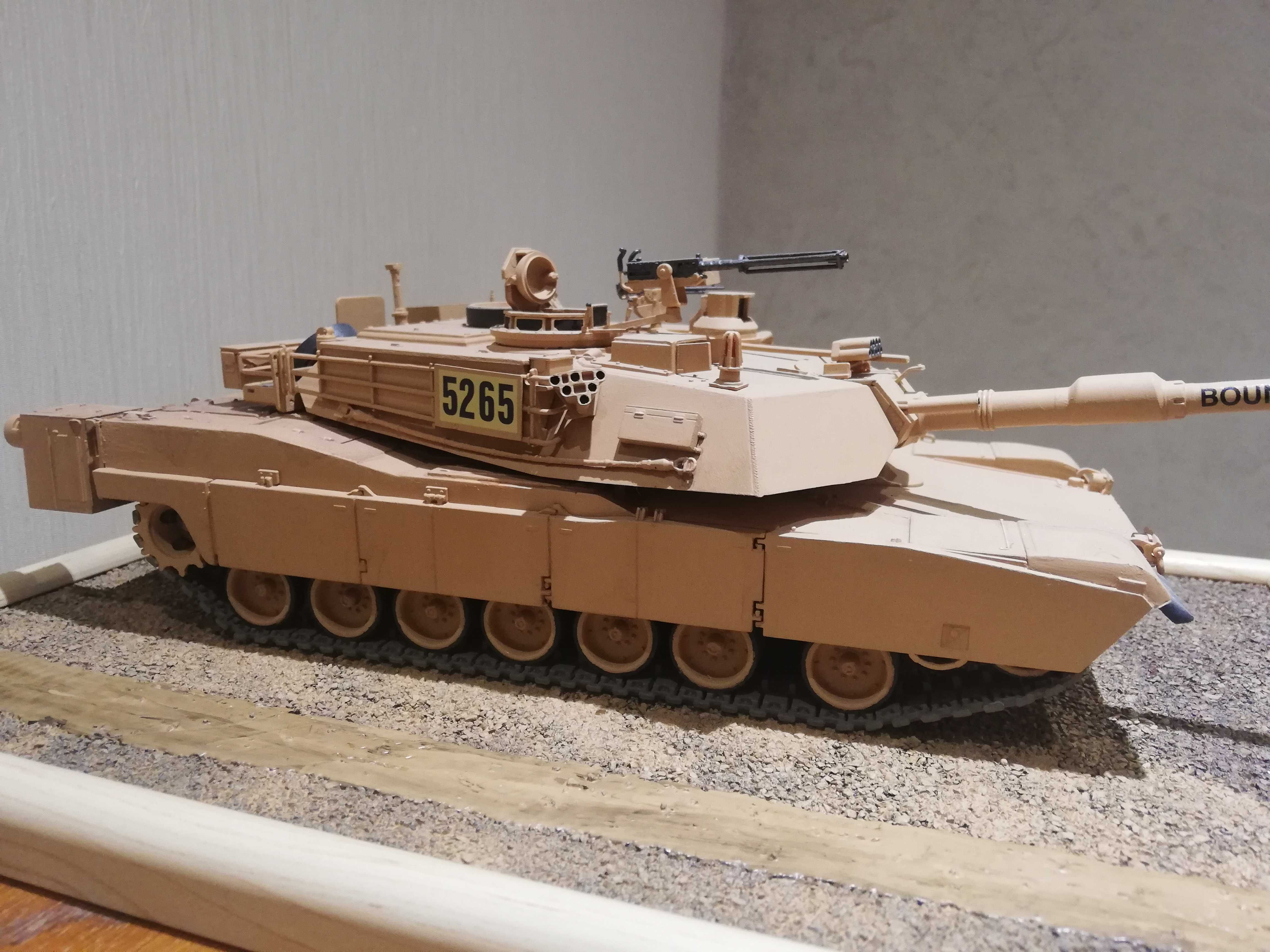 Модель танка Abrams M1A2 масштаб 1:35