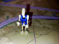 Mini figurka LEGO Battle Droid Pilot With Blue Torso