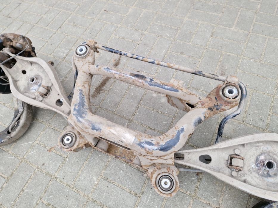 Zawieszenie sanki wózek tylny wahacz zwrotnica tył BMW E46 Compact