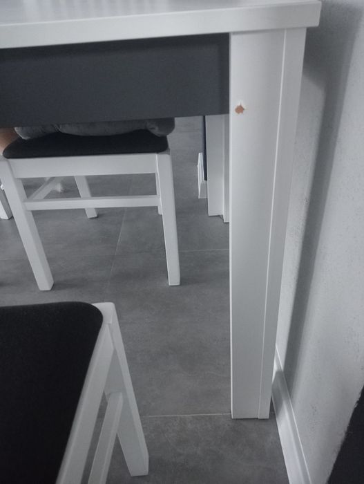 Stół rozkładany z krzesłami 135x86+50